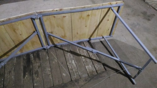 Image_07.jpg (399.3 КБ) 13714 просмотров Снутри полОка профиль 20*20 мм другого небыло ))) Зато держит 4-х упитанных любителей качественного пара ))))