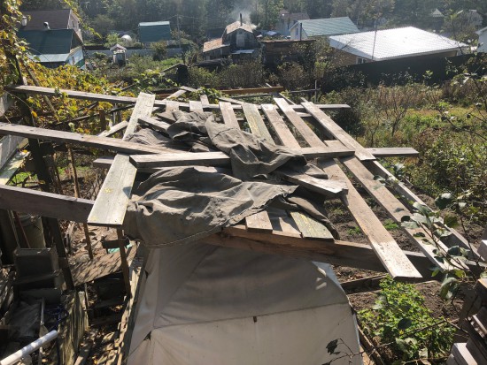 IMG_9876.jpg (524.29 КБ) 5708 просмотров Сдуло брезентовую накидку.