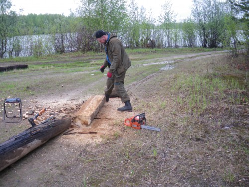 IMGP0095.JPG (448.98 КБ) 6305 просмотров Бревно обрезается по длине, после чего с него снимается примерно 1/3 толщины