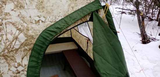 утепленный пол и лавочки