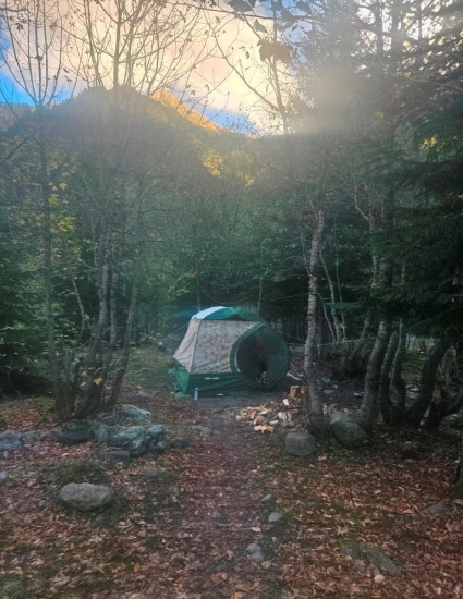 вид на баню с лагеря