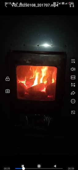 Screenshot_2025-01-08-23-12-48-581_com.miui.videoplayer.jpg