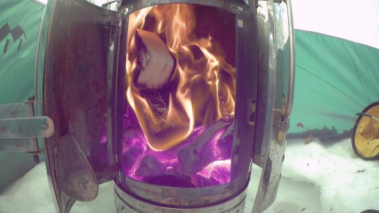 Подкинул брикеты