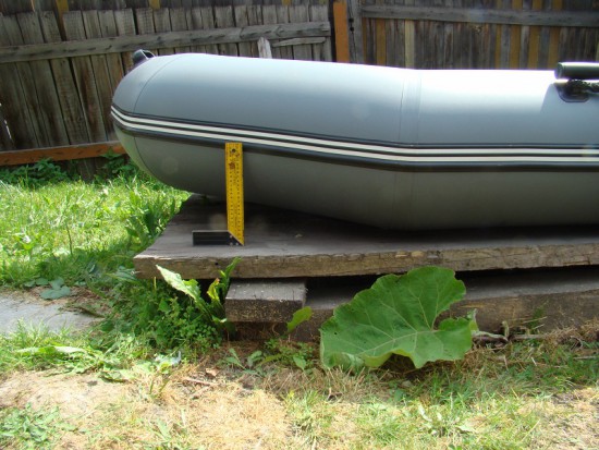 17. носовая часть приподнята над основной плоскостью лодки.jpg (243.74 КБ) 4046 просмотров 17. носовая часть приподнята над основной плоскостью лодки.jpg