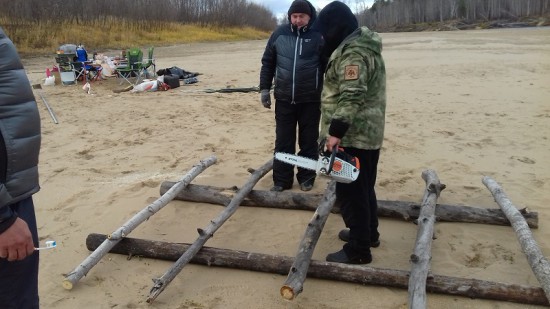 21. Начинаем строить плот.jpg (172.81 КБ) 5261 просмотр 21. Начинаем строить плот.jpg