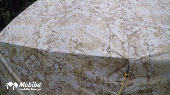 42. Экспедиция на Мультинские озера 2019 - внешний тент палатки Роснар Р-34 во время дождя.jpg