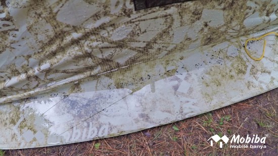 43. Экспедиция на Мультинские озера 2019 - внешний тент палатки Роснар Р-34 во время дождя.jpg